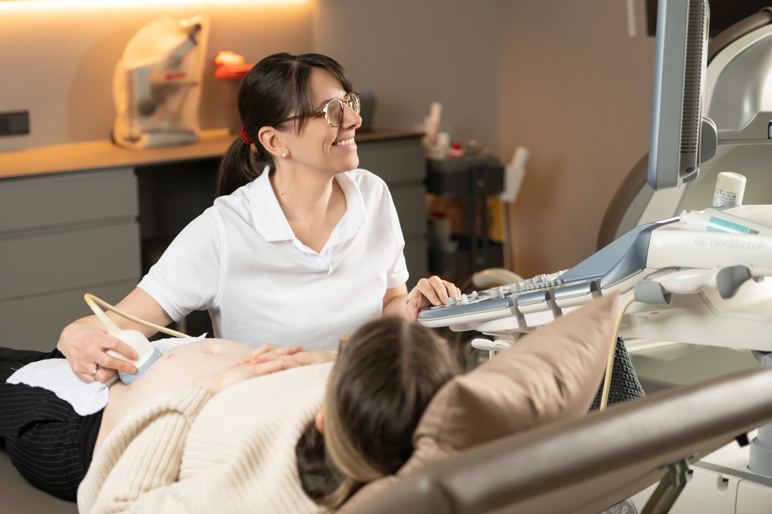 Dr. Lisa Metzler - Fachärztin für Gynäkologie und Geburtshilfe